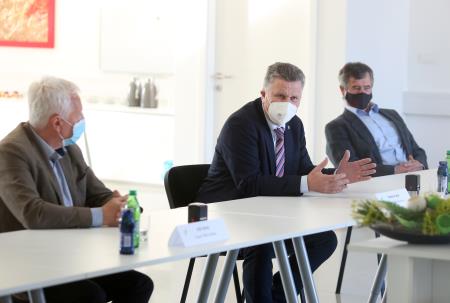 PODPIS POGODBE 12 FOTO LJUBO VUKELIČ